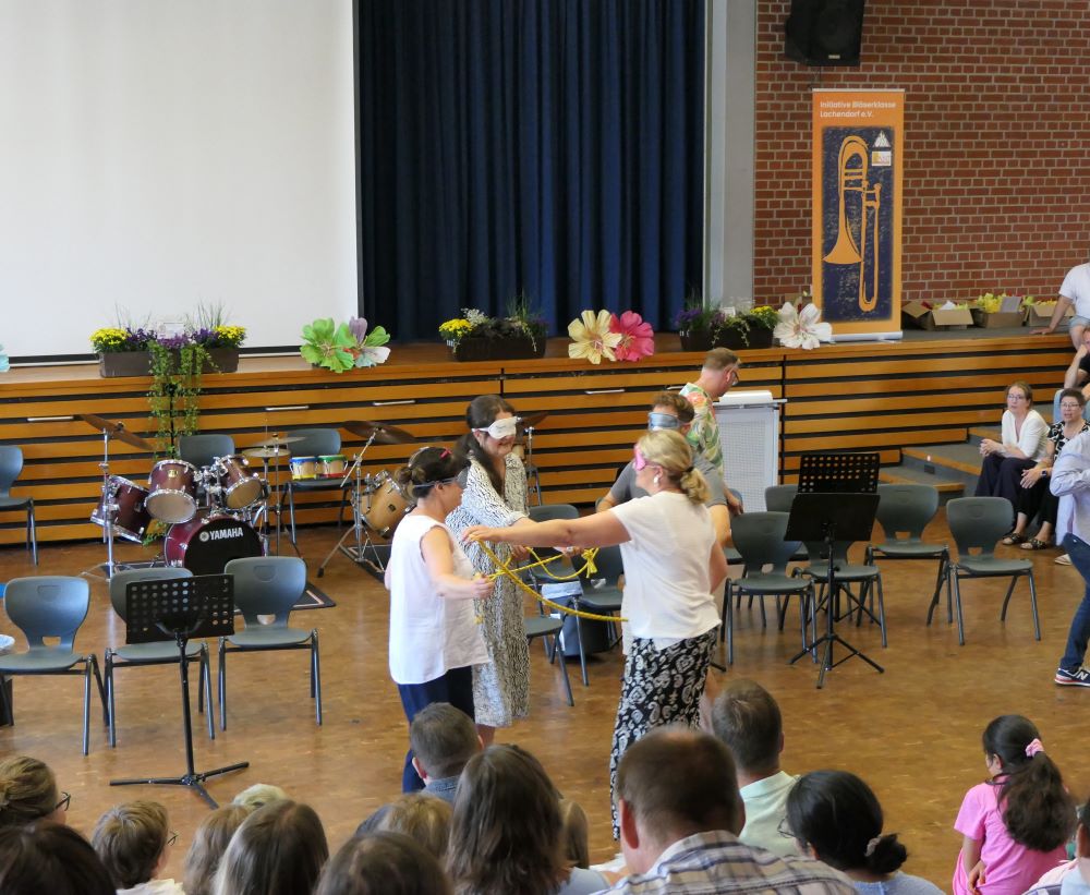 Die neuen Klassenlehrkräfte beweisen ihre Absprache-Fähigkeiten