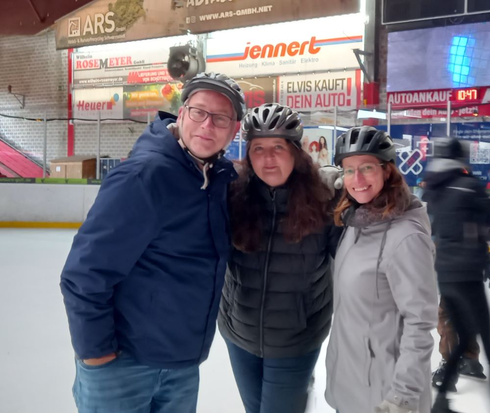 Herr Löschmann, Frau Werner und Frau Alius beim Schulausflug in Mellendorf